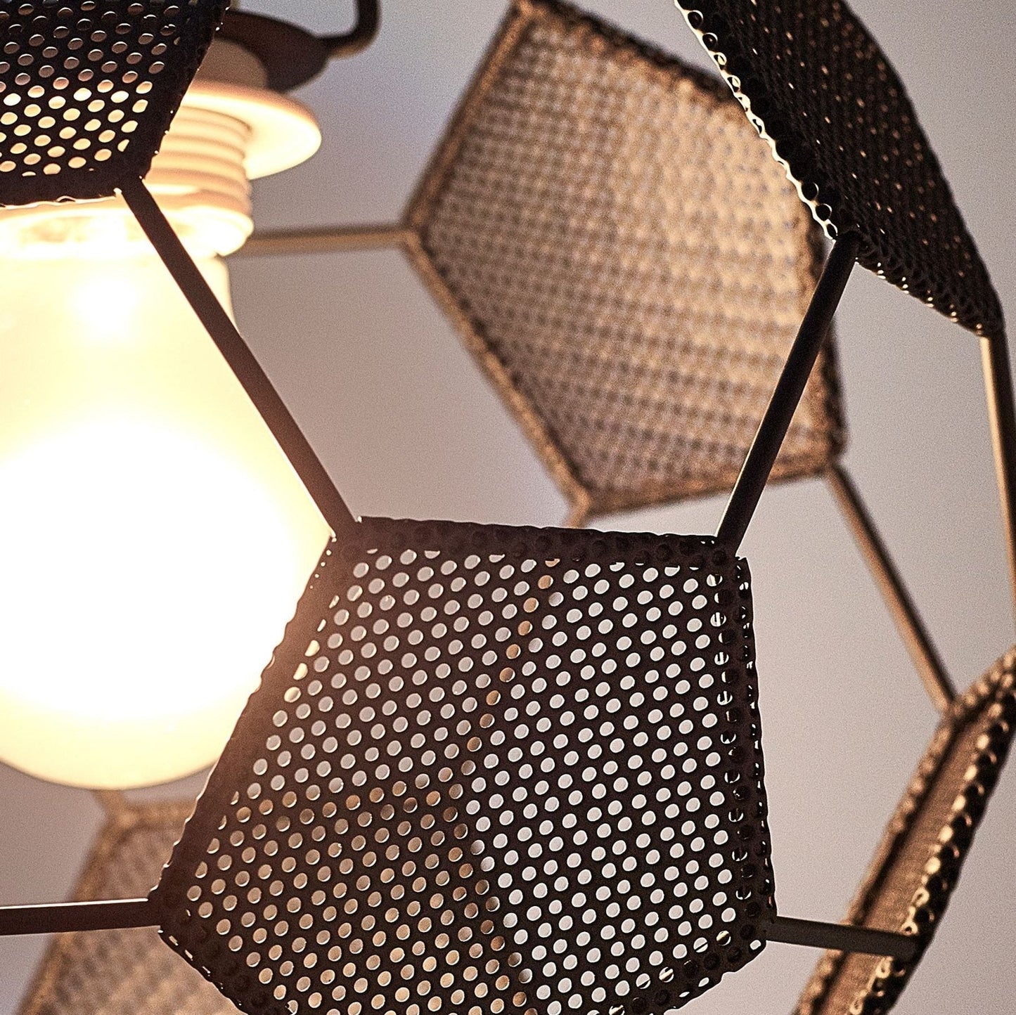 Lampe Suspendue FootballGoal – Éclairage Sportif & Dynamique