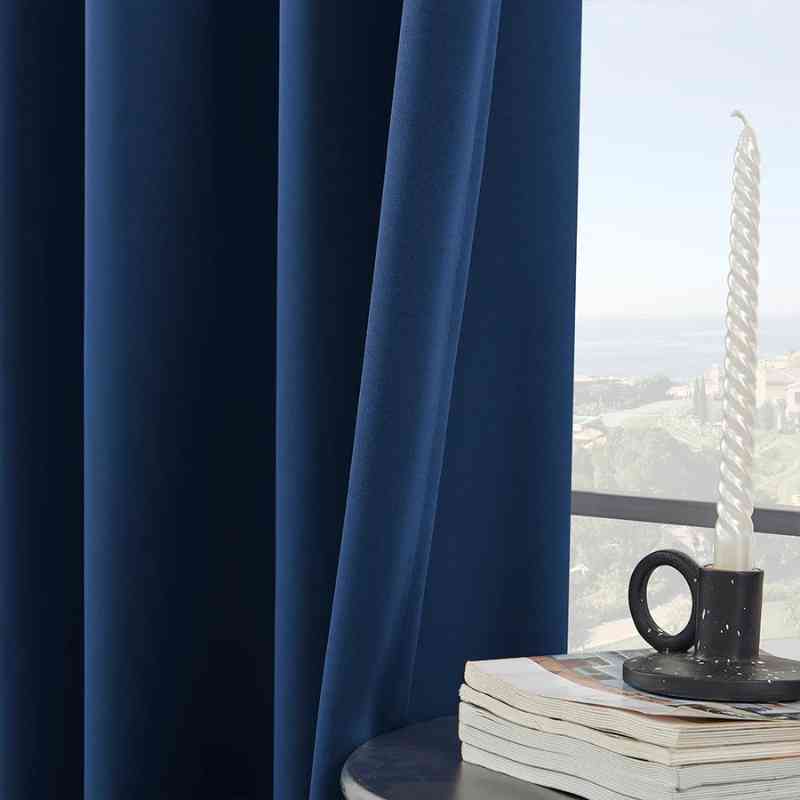 Rideau bleu occultant