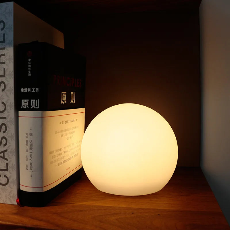 AuraBall | Lampe de table LED à changement de couleur dynamique