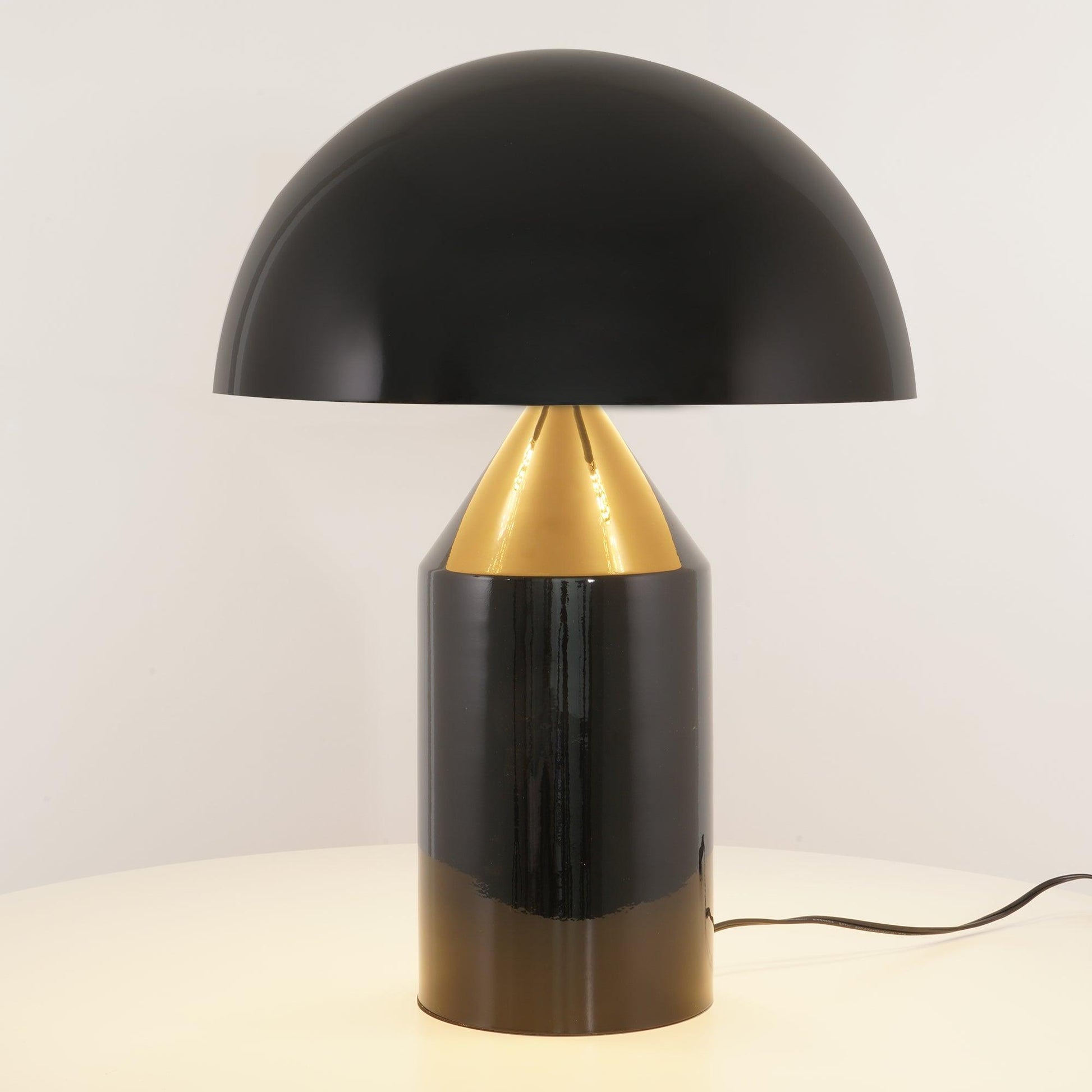 Lampe de Table Métal Lumino – Design Élégant & Éclairage Fonctionnel