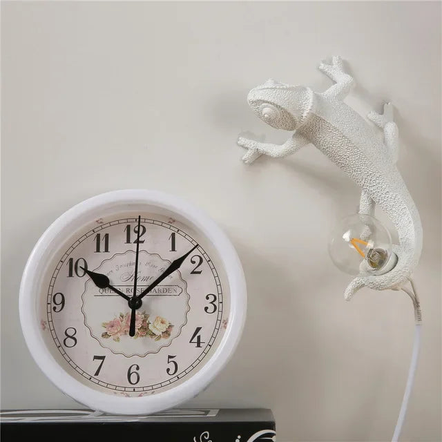lampe de bureau lézard caméléon moderne et ludique en résine