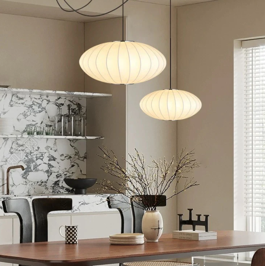 Lustre Suspendu Velura – Élégance en Soie & Éclairage Raffiné
