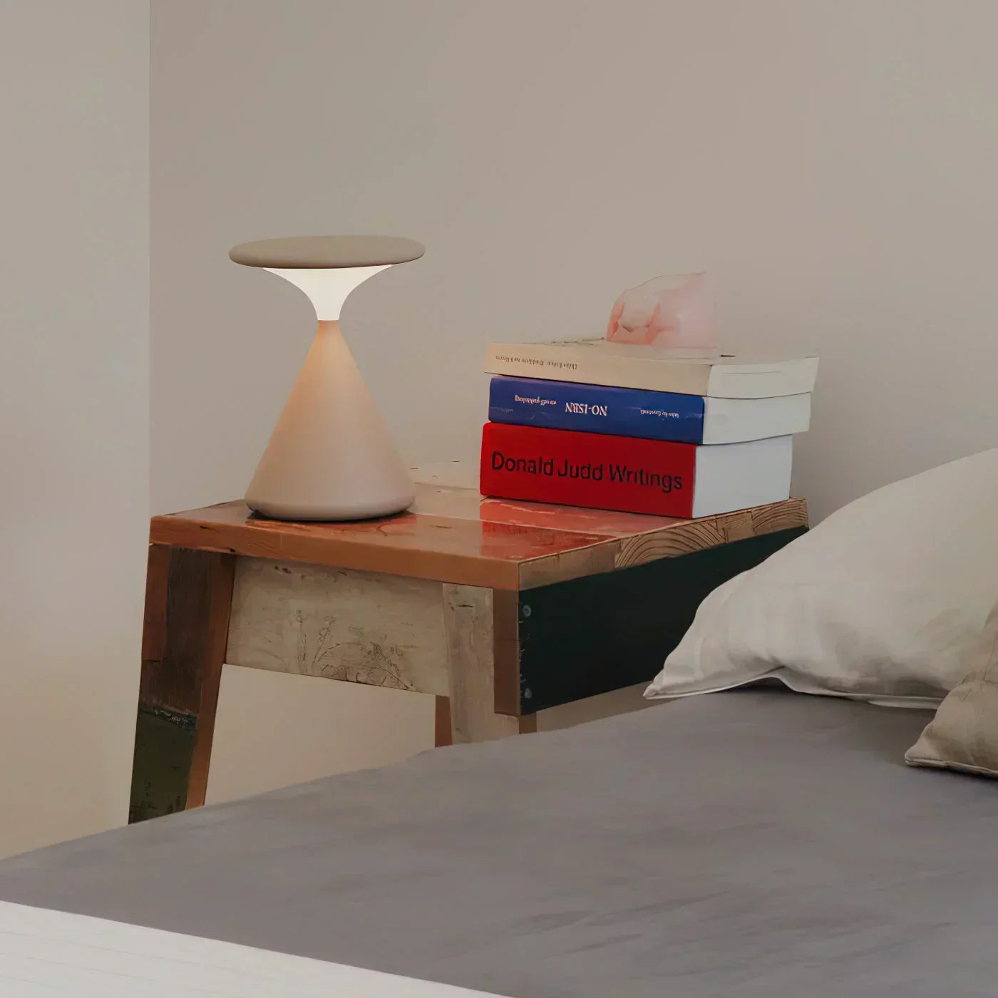Lampe de table en sablier élégante