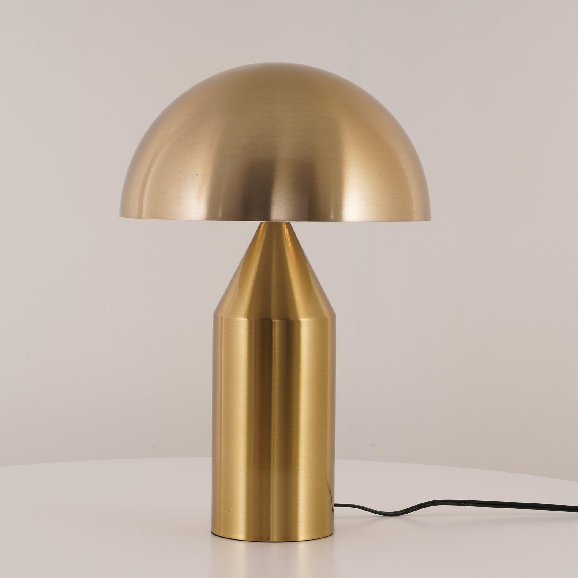 Lampe de Table Métal Lumino – Design Élégant & Éclairage Fonctionnel