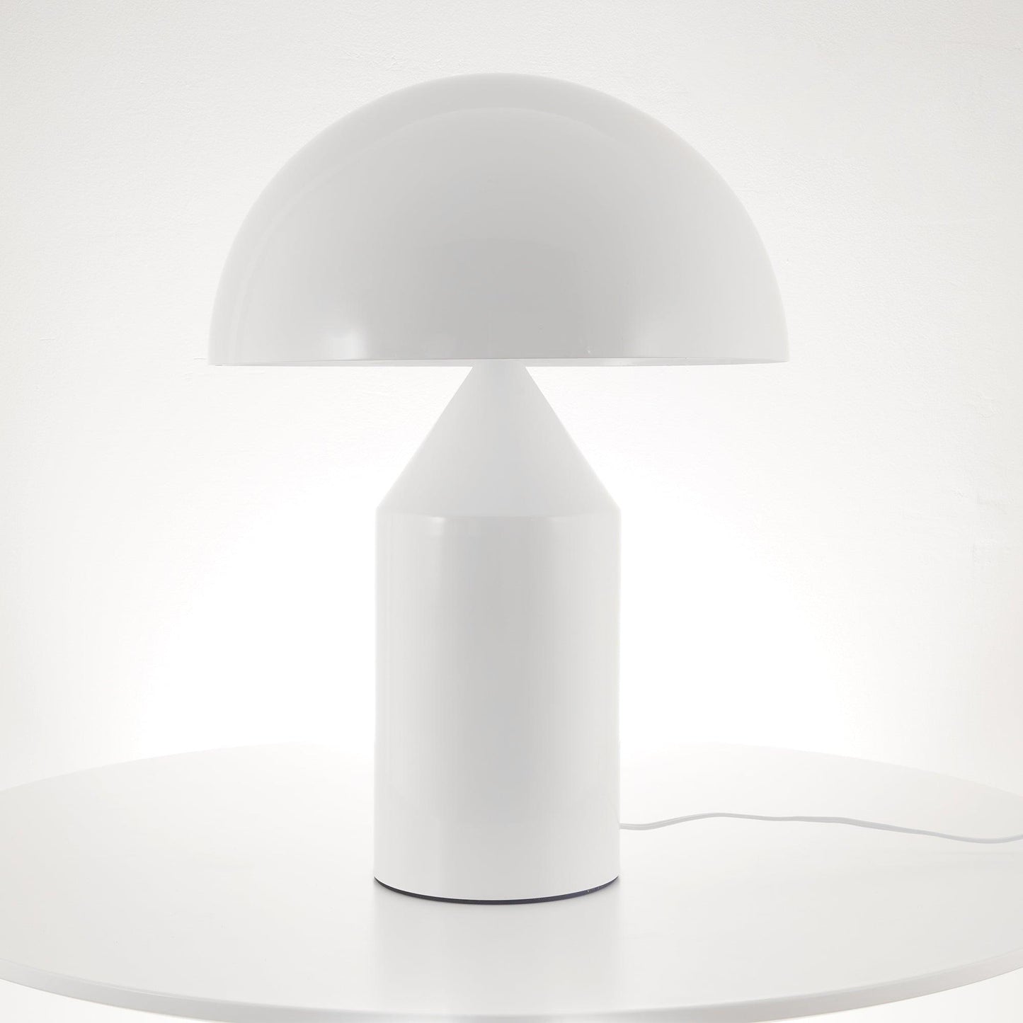 Lampe de Table Métal Lumino – Design Élégant & Éclairage Fonctionnel