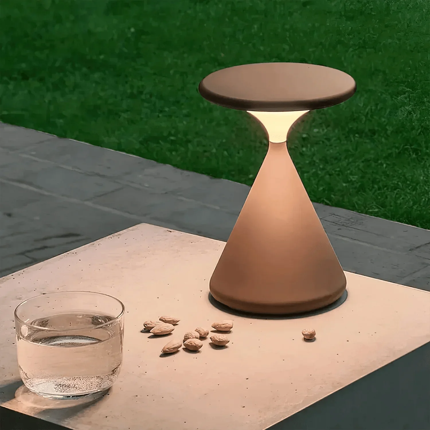 Lampe de table en sablier élégante