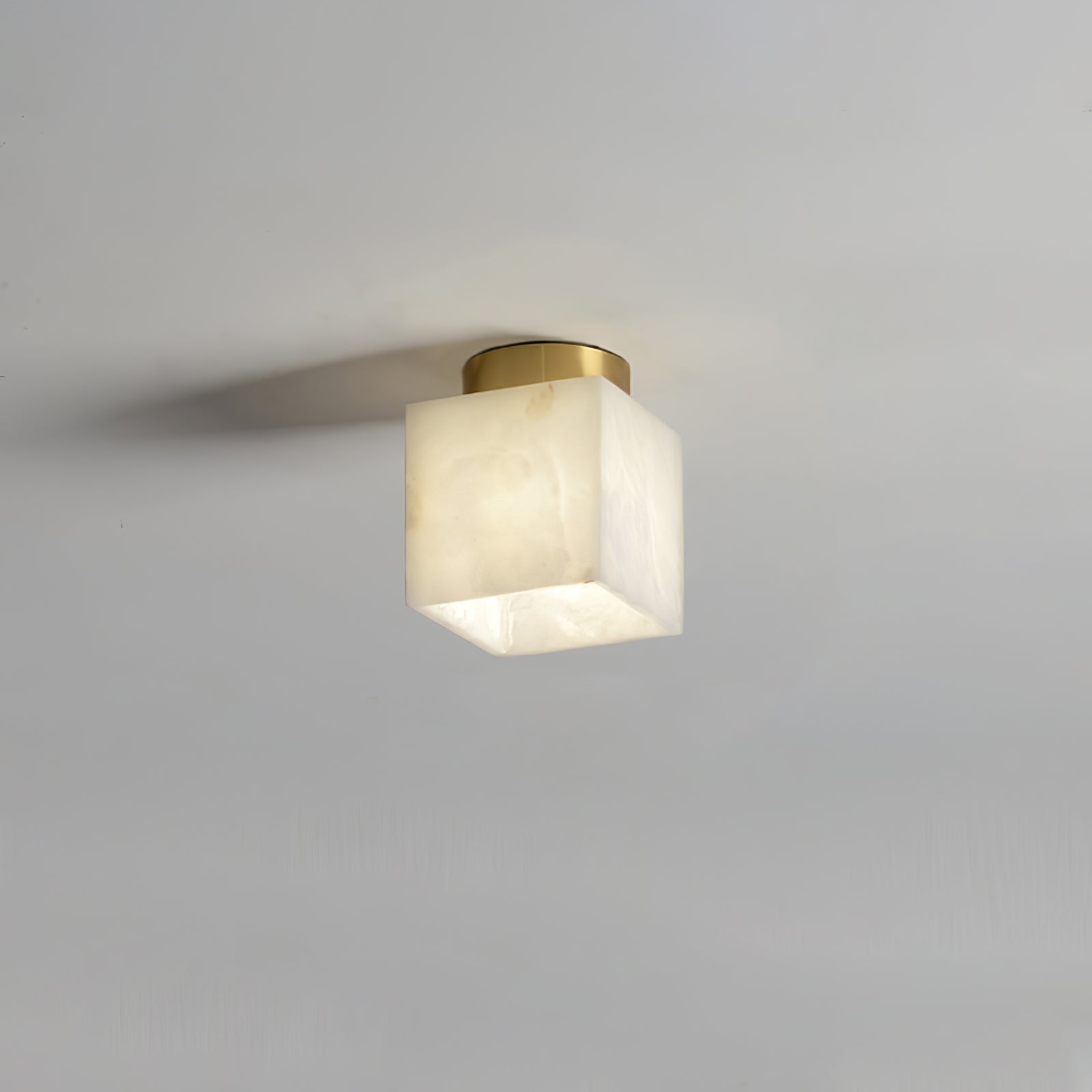 Plafonnier Moon Glow en Albâtre et Laiton - Éclairage LED Doux et Élégant pour Salon et Chambre