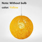 Suspension en boule de tissu de couleur Wicker