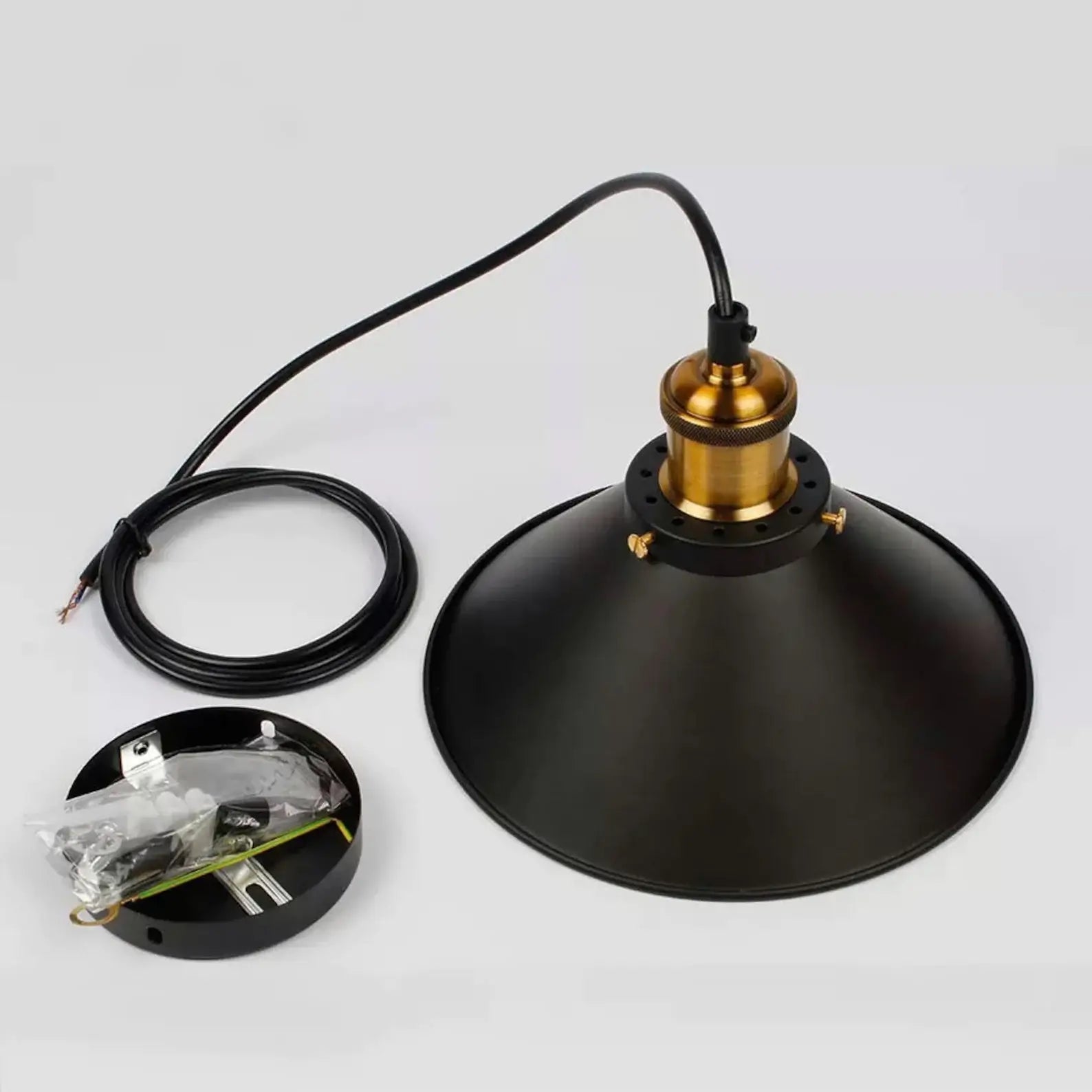 Suspension Vintage BrassGlow – Design Rétro & Finition Laiton Antique