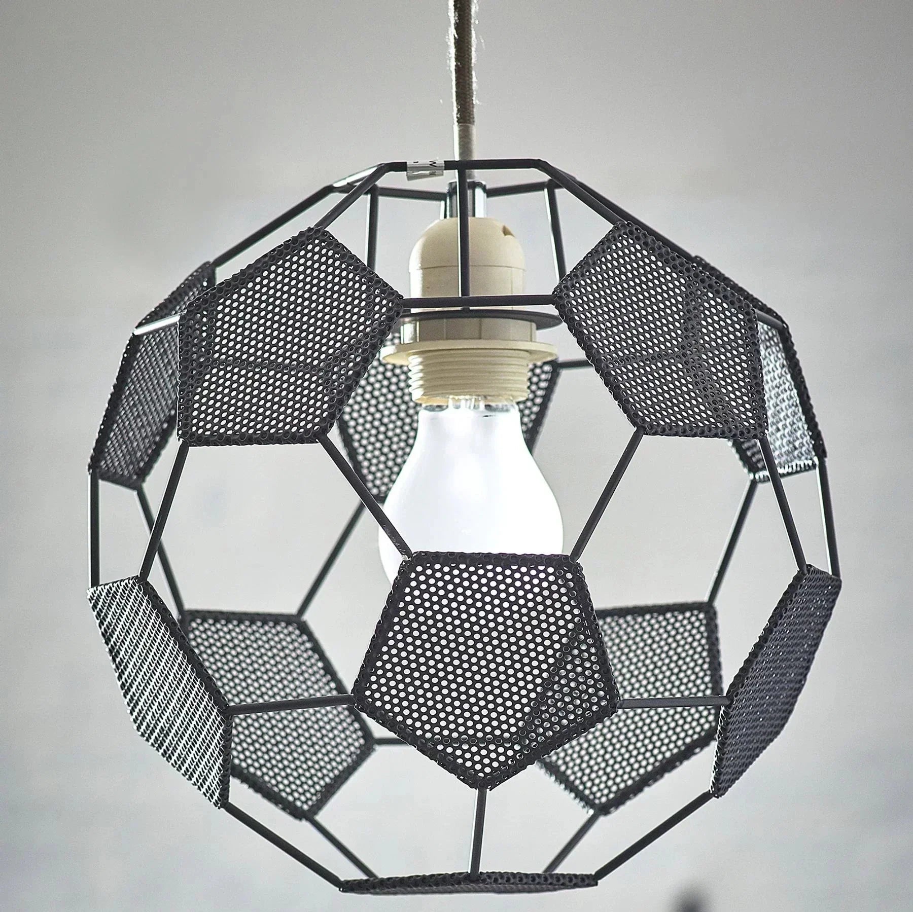 Lampe Suspendue FootballGoal – Éclairage Sportif & Dynamique