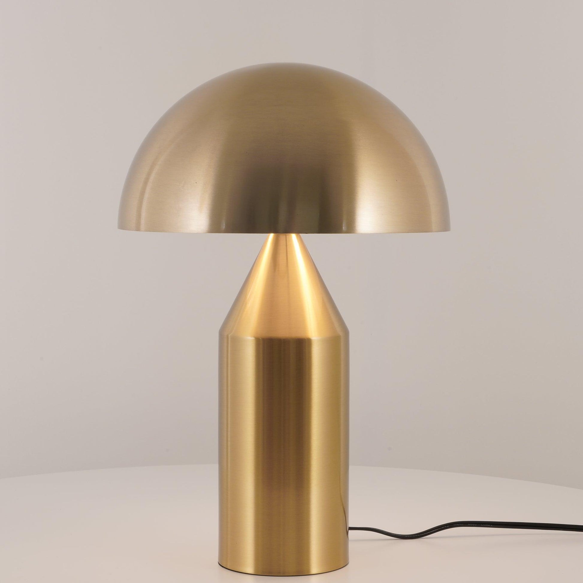 Lampe de Table Métal Lumino – Design Élégant & Éclairage Fonctionnel