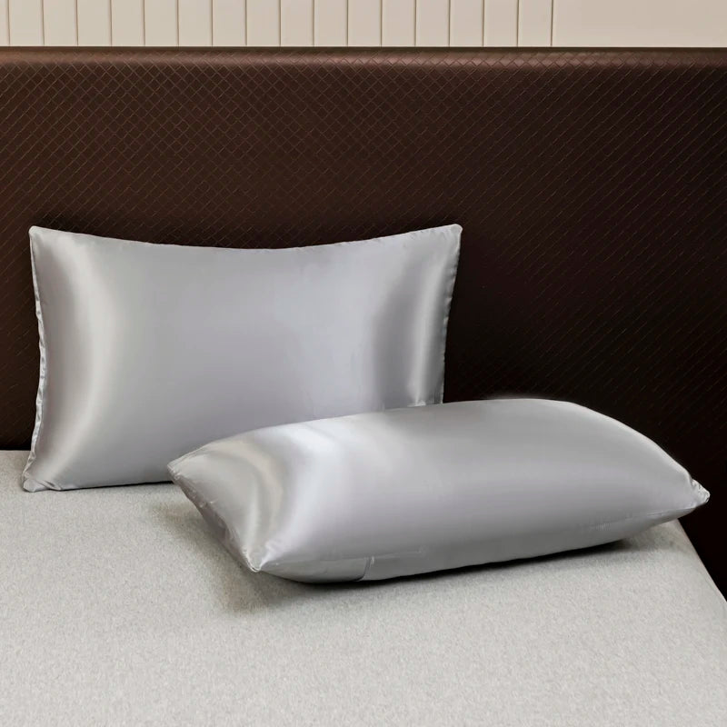 Parure de lit satinée unie – Luxe opulent pour une chambre royale