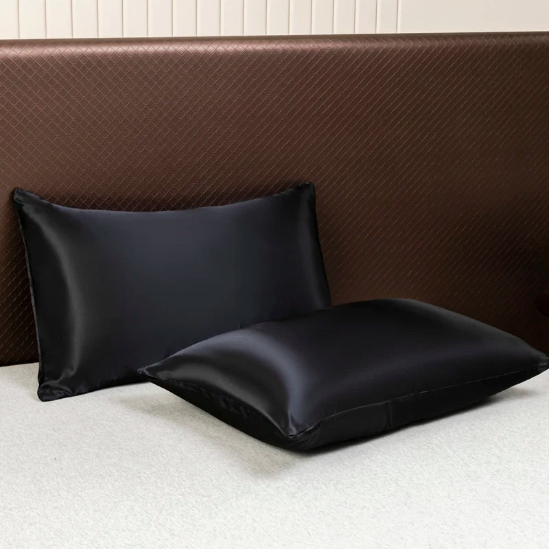 Parure de lit satinée unie – Luxe opulent pour une chambre royale