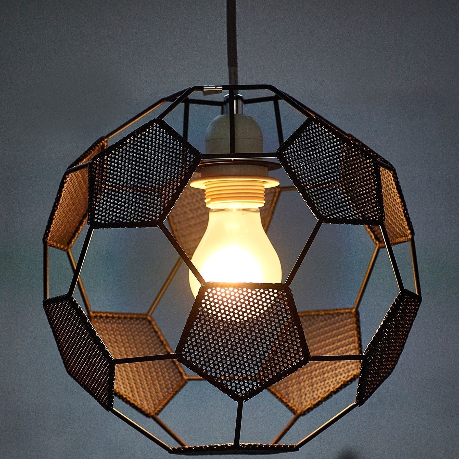 Lampe Suspendue FootballGoal – Éclairage Sportif & Dynamique