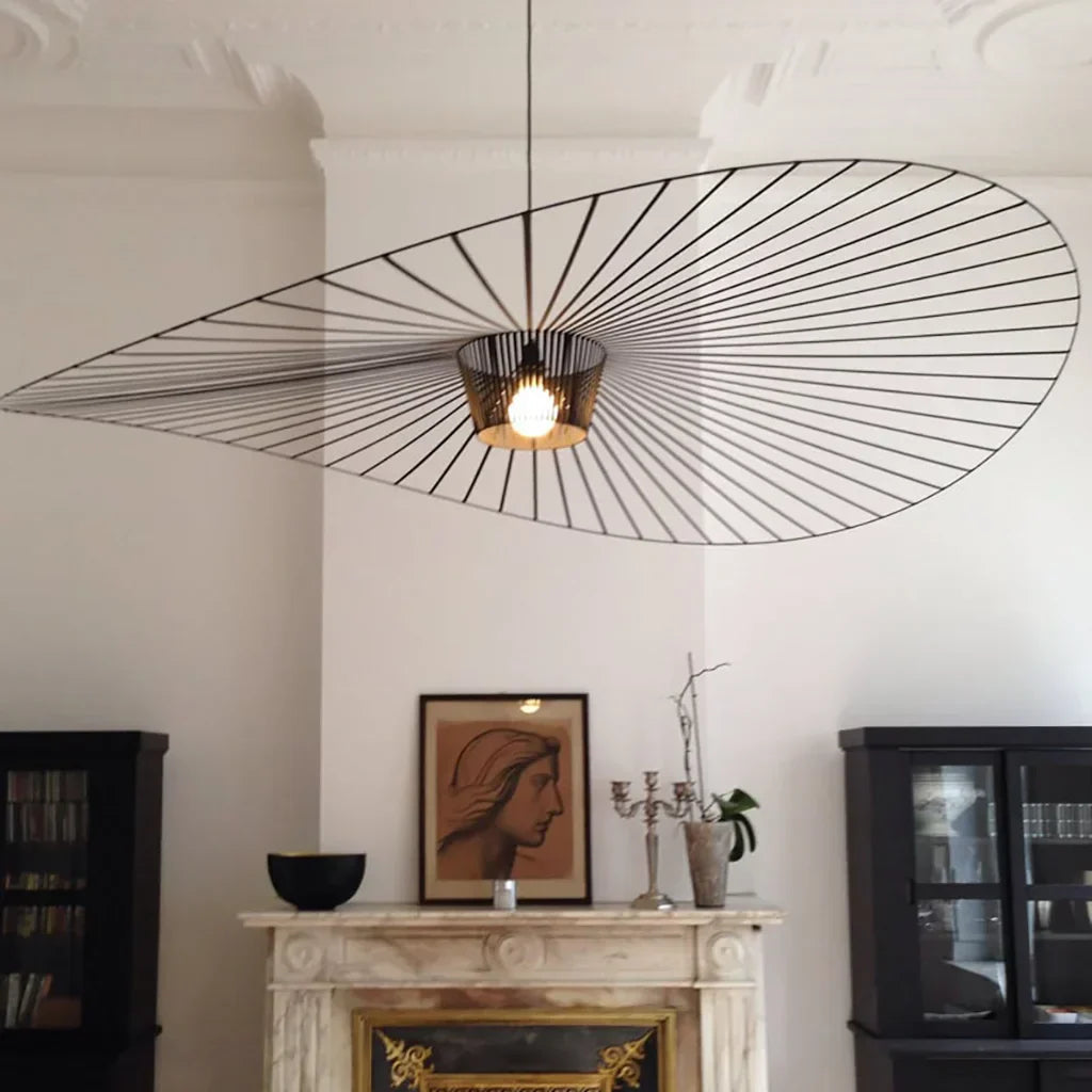 Suspension Élégante Veliova – Design Chapeau de Paille & Éclairage Raffiné