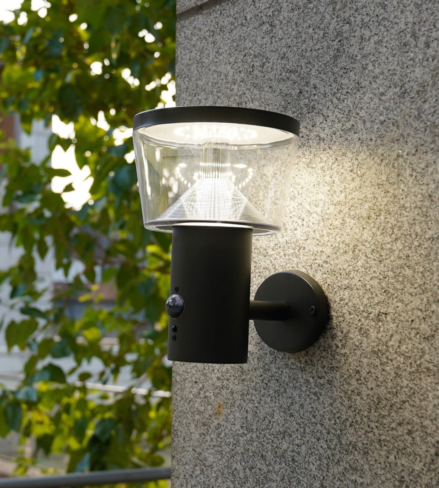 Applique Led solaire - Détecteur de mouvements - 3 modes d'éclairage 100 à 1000 lumens