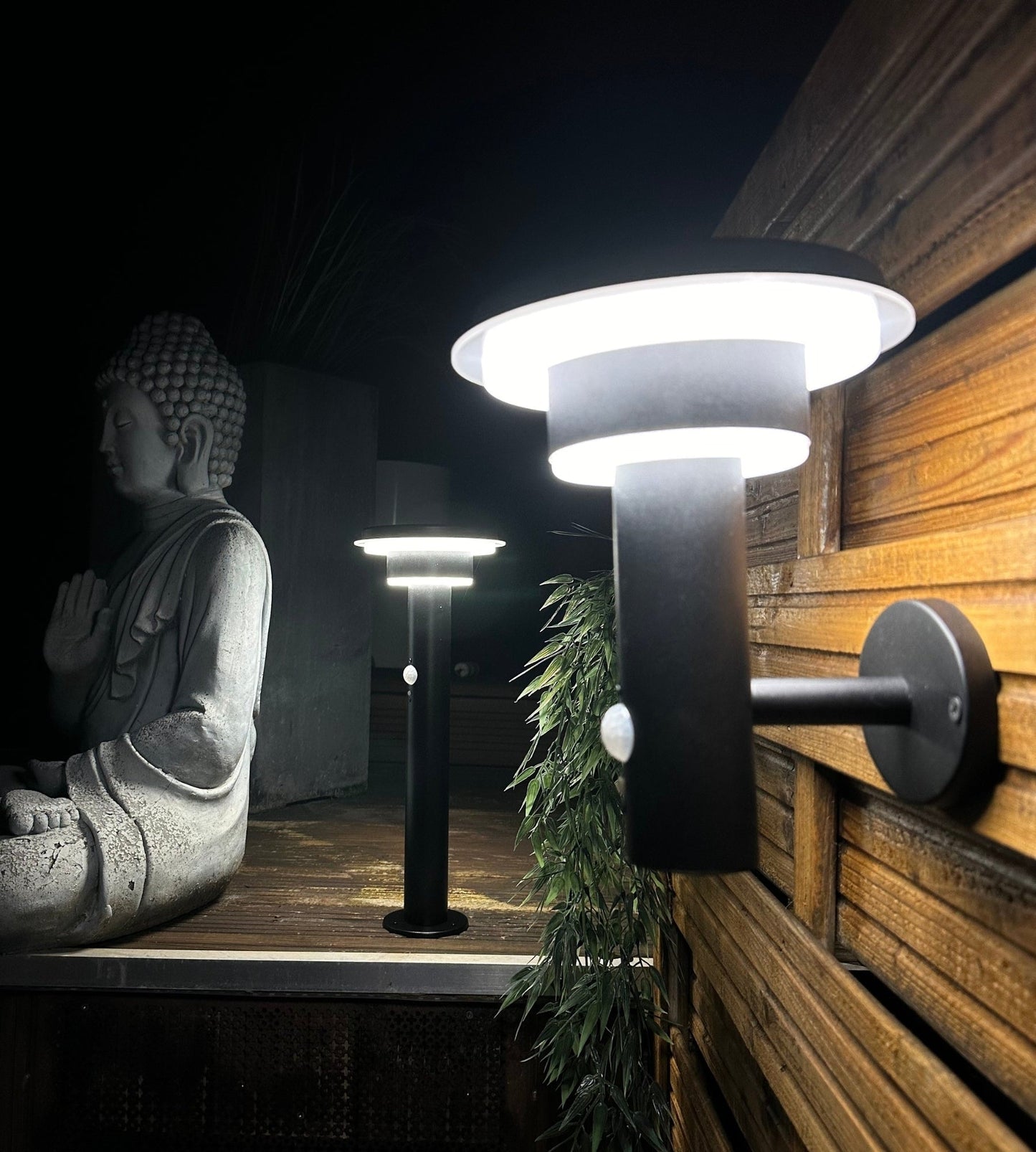 Applique Led solaire - Détecteur de mouvements - 3 modes d'éclairage 75 à 600 lumens