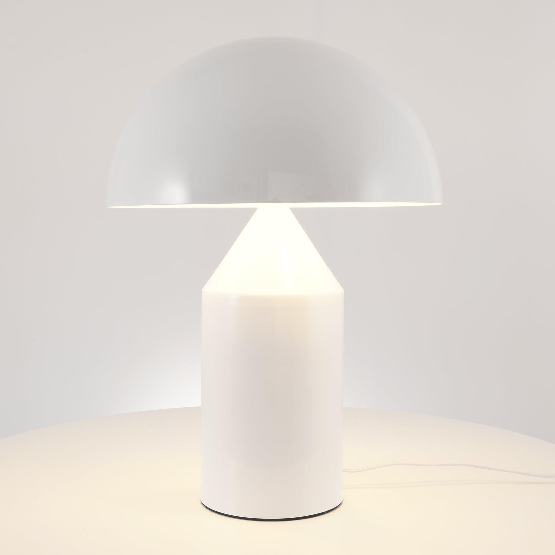 Lampe de Table Métal Lumino – Design Élégant & Éclairage Fonctionnel