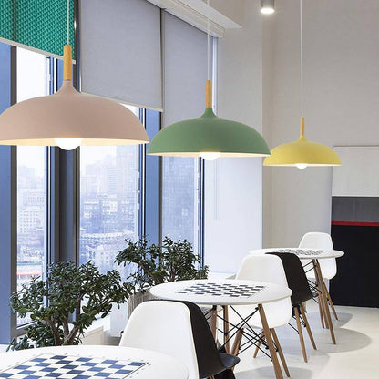 Suspension en aluminium de couleur et tige en bois Wood