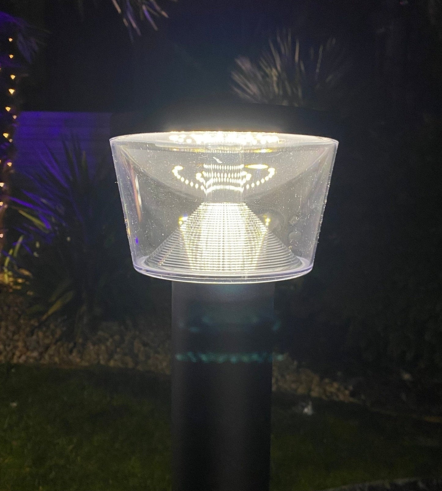 Borne Led solaire - Détecteur de mouvements - 3 modes d'éclairages 100 à 1000 lumens