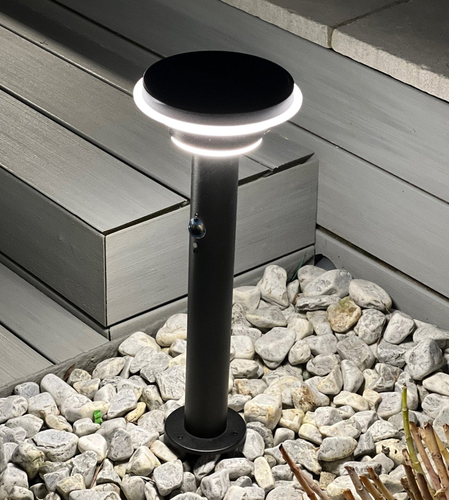 Borne Led solaire - Détecteur de mouvements - 3 modes d'éclairage 100 à 1000 lumens