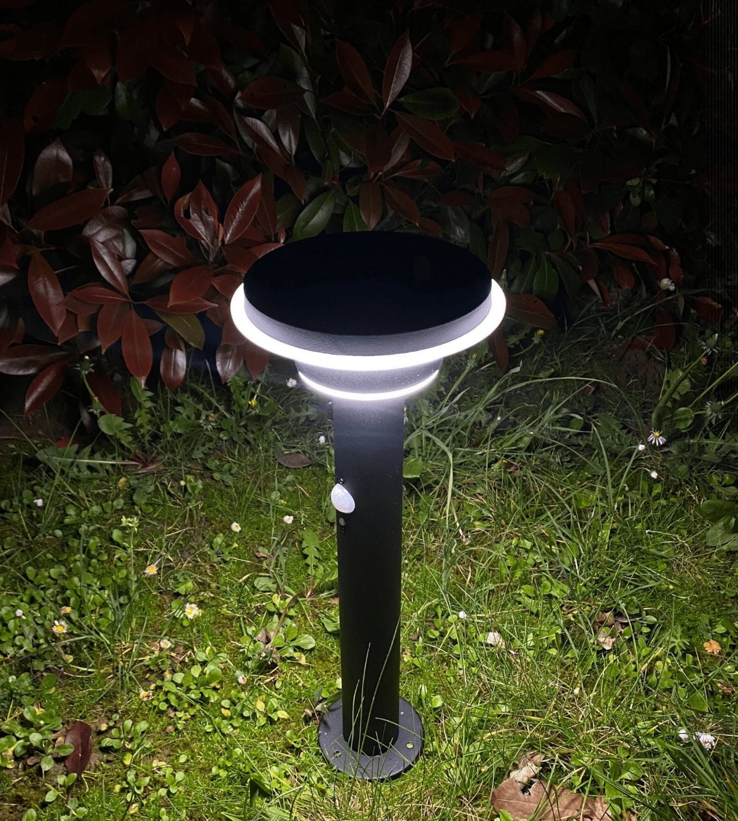 Borne Led solaire - Détecteur de mouvements - 3 modes d'éclairage 100 à 1000 lumens