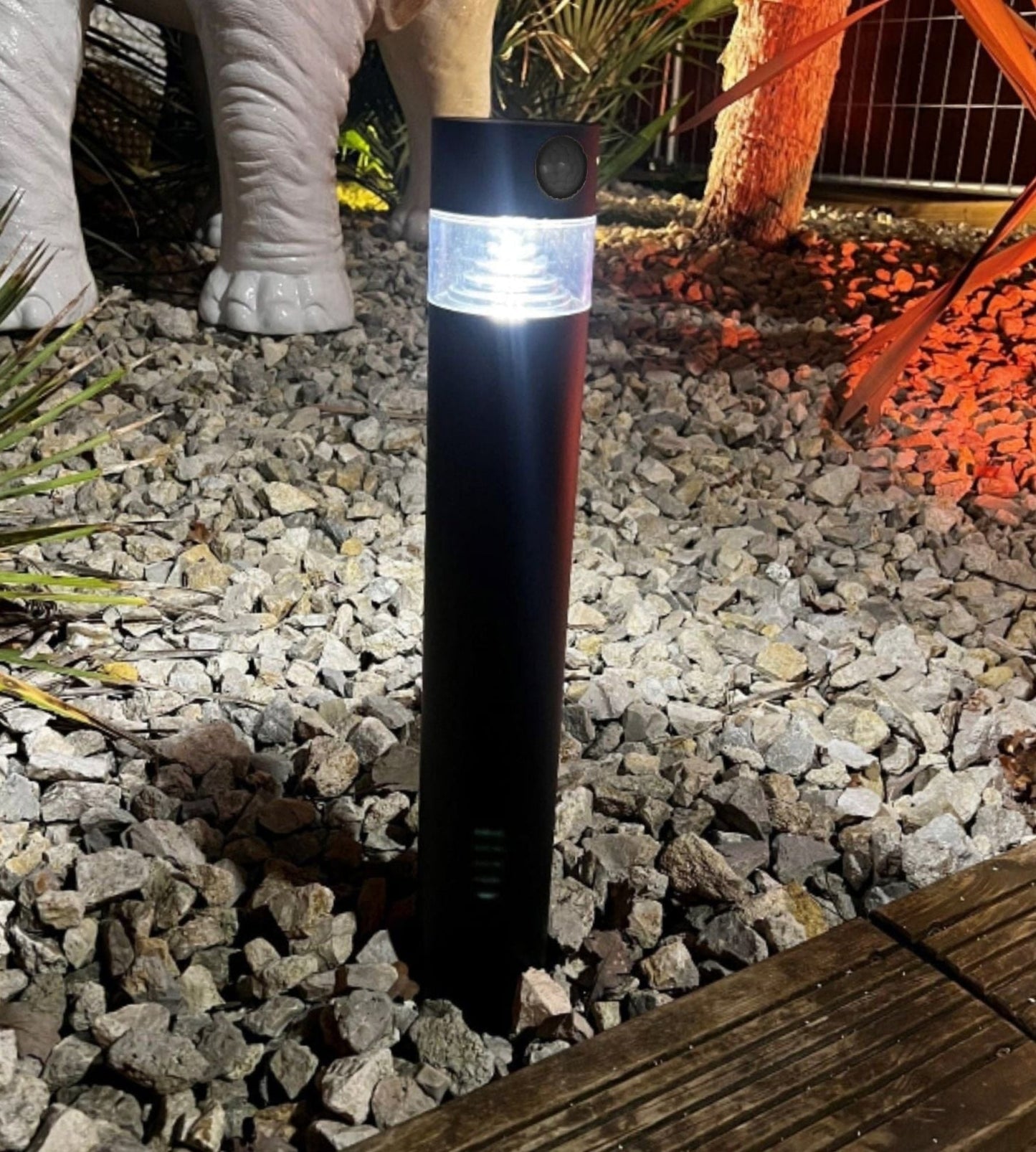 Borne led solaire ORION - À planter - Hauteur 50 cm - De 75 à 150 lumens
