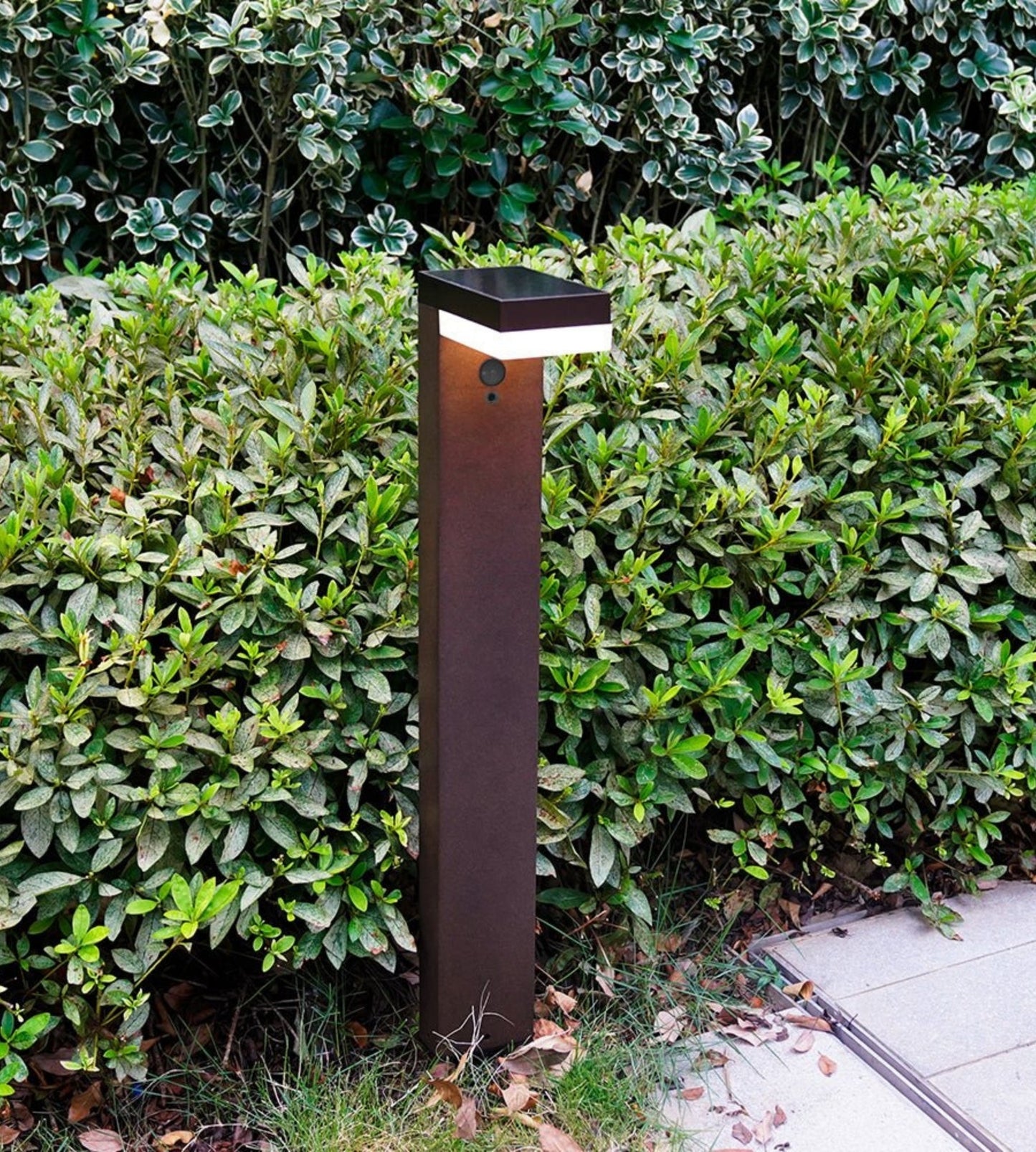 Borne Led Solaire VENUS - Détecteur de mouvements - 3 modes d'éclairage 100 à 1000 lumens