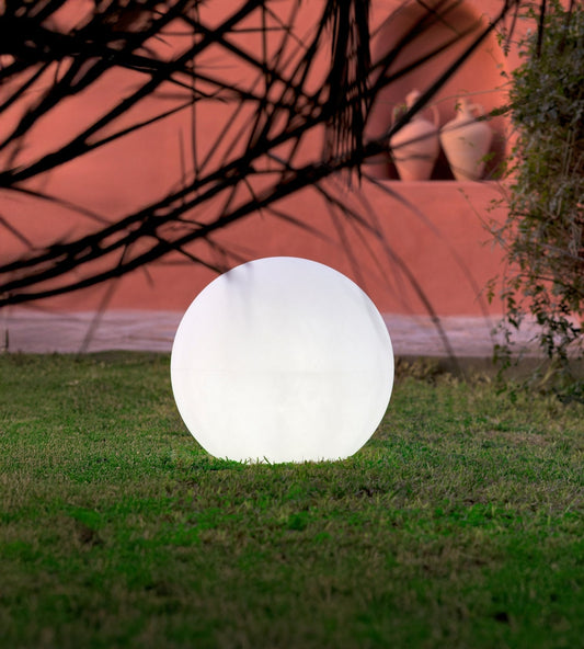 Boule lumineuse solaire et rechargeable - RGB+CCT télécommandable - Extérieur et Intérieur