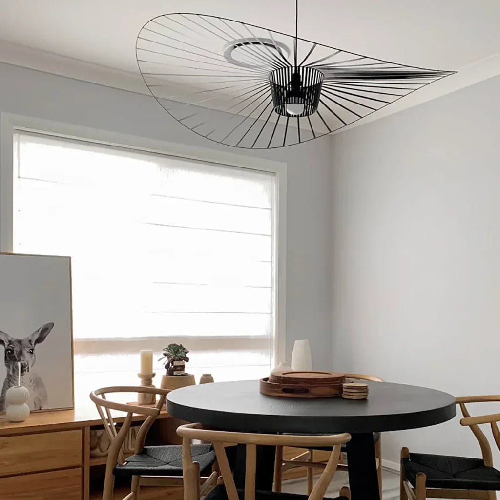 Suspension Élégante Veliova – Design Chapeau de Paille & Éclairage Raffiné