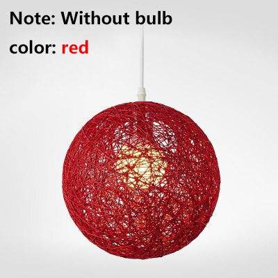 Suspension en boule de tissu de couleur Wicker