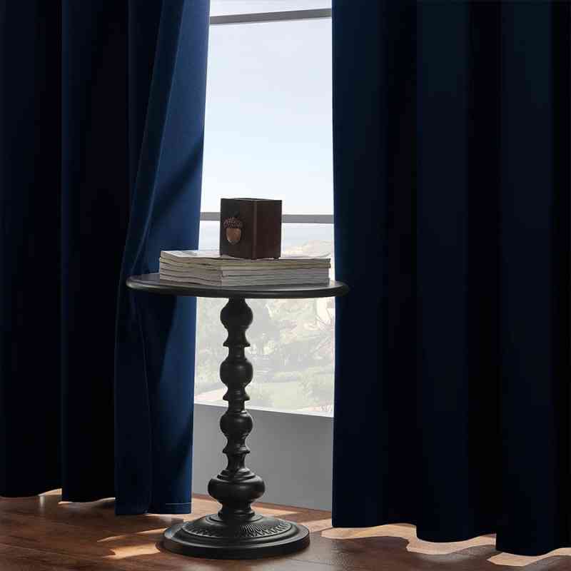 Rideau bleu occultant