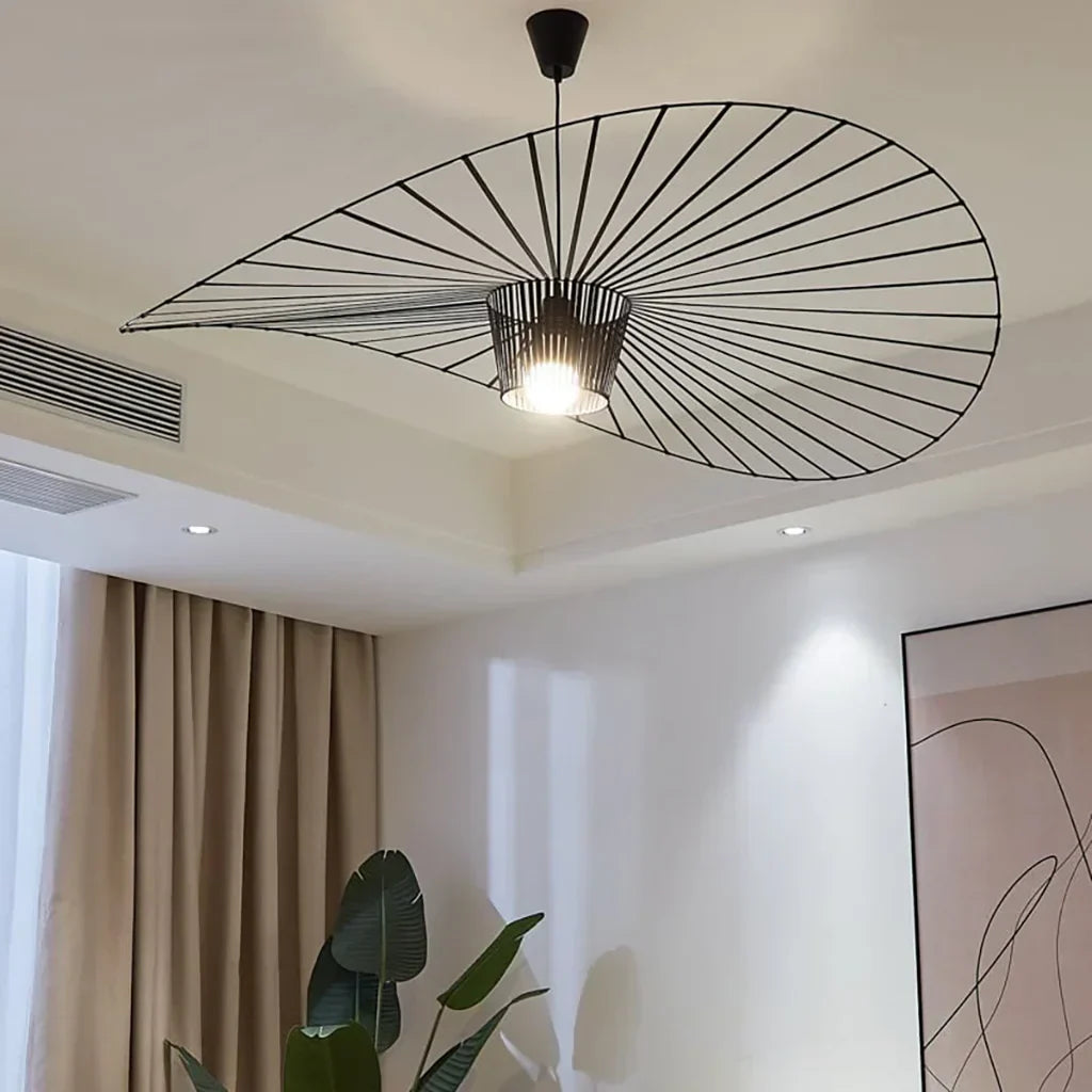 Suspension Élégante Veliova – Design Chapeau de Paille & Éclairage Raffiné