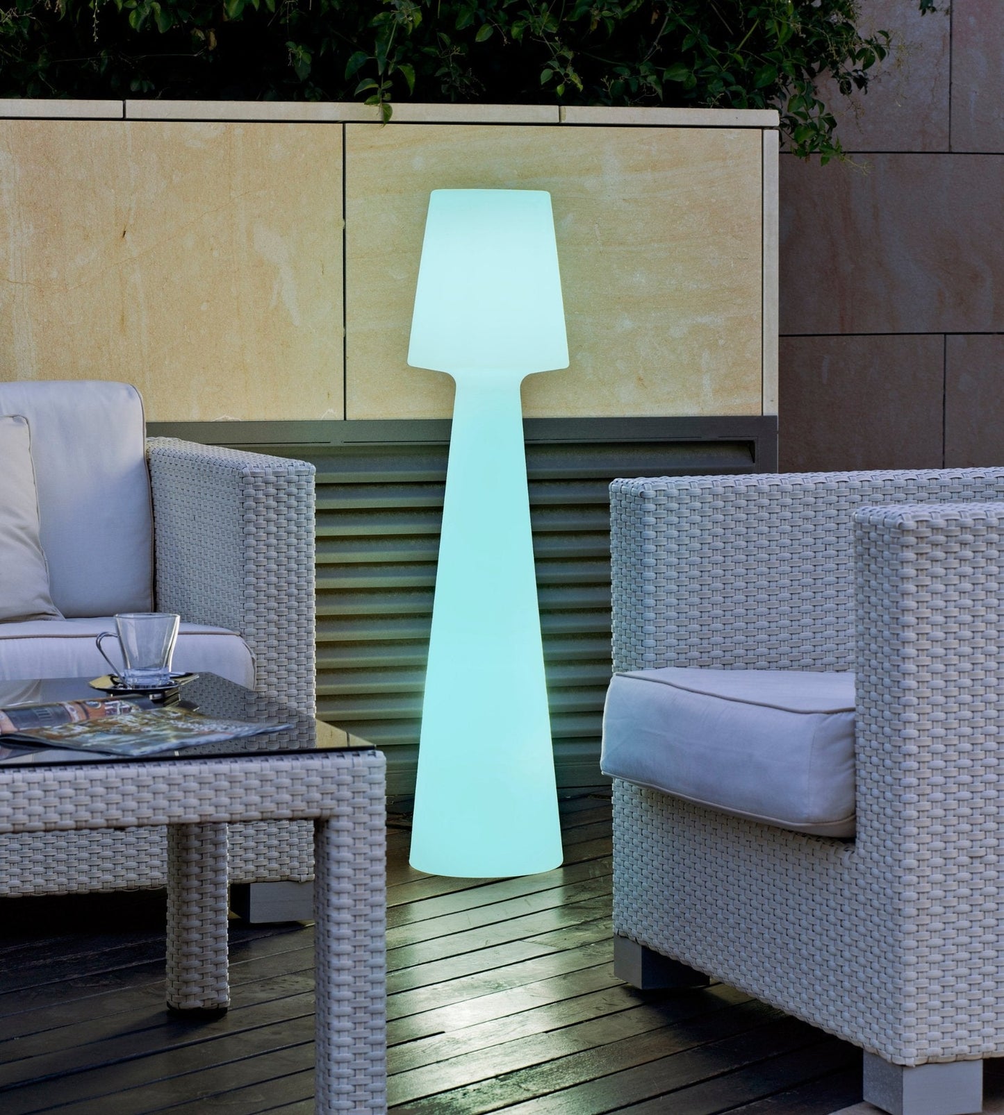 Lampadaire design rechargeable - Éclairage blanc et multicolore réglable - Extérieur et Intérieur