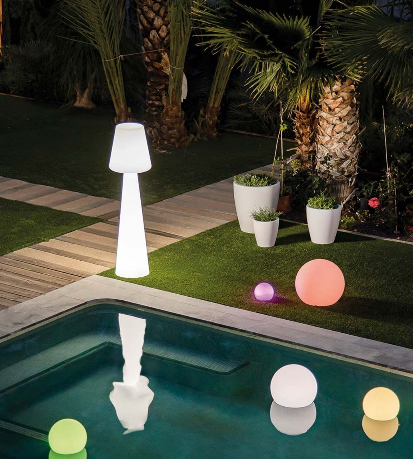 Lampadaire design rechargeable - Éclairage blanc et multicolore réglable - Extérieur et Intérieur