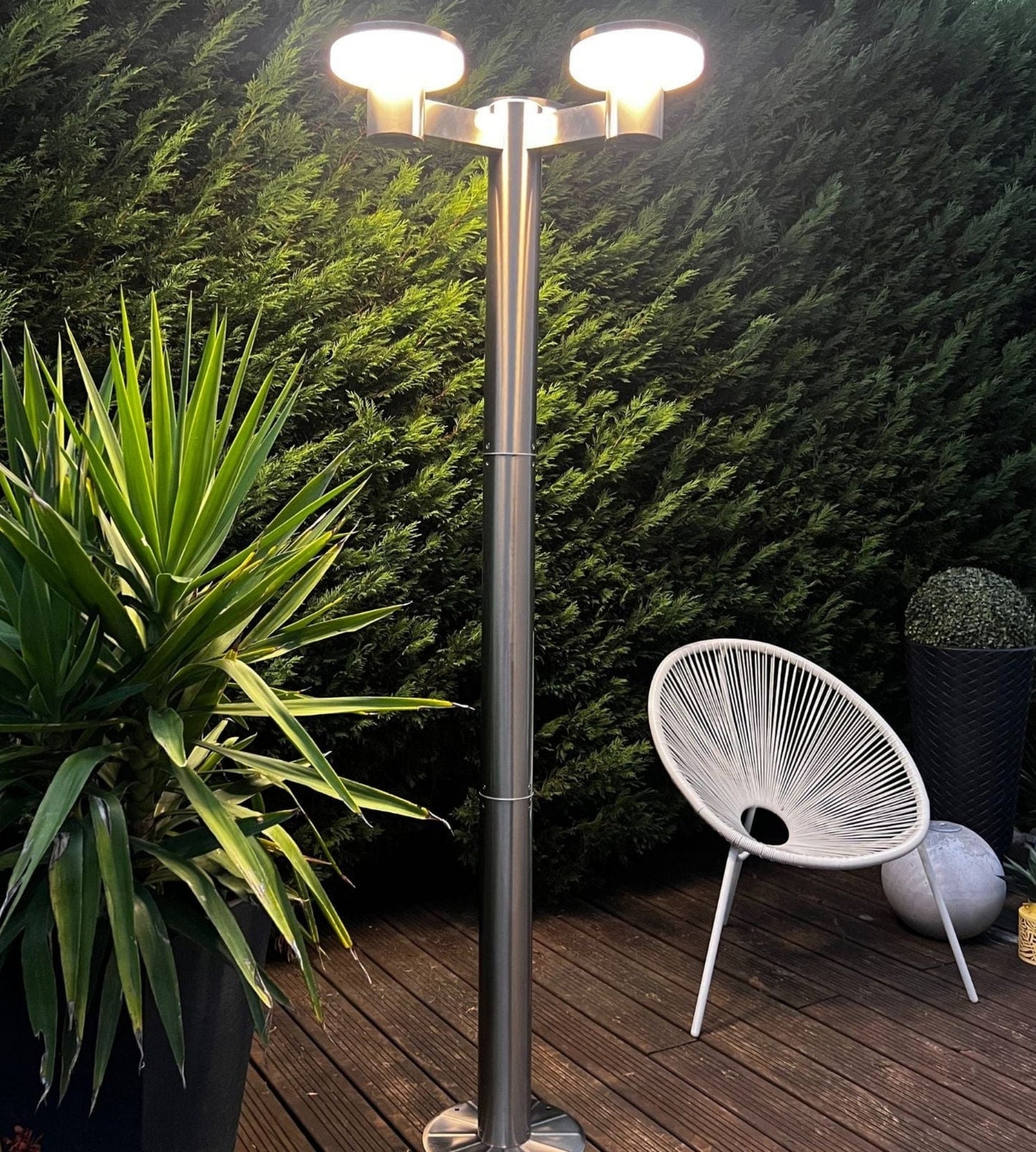 Grand Lampadaire solaire Led ALTO 3000 - Hauteur 2m - Télécommandable - 300 à 3000 lumens